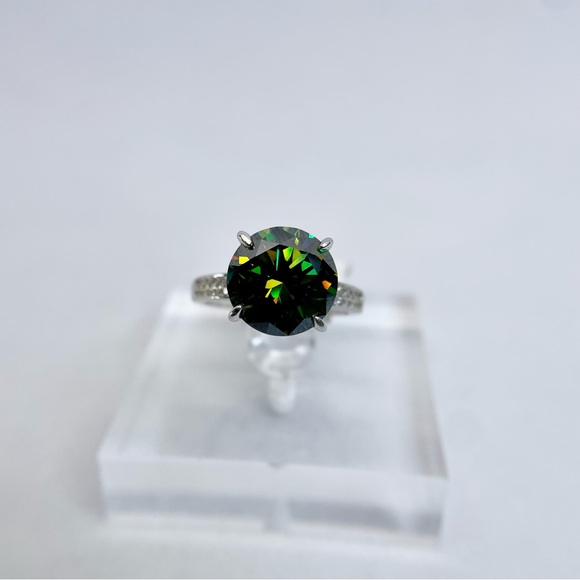 5 Carat Green Moissanite Ring 18K White Gold 925 Silver Wedding Anniversary - Picture 10 of 14